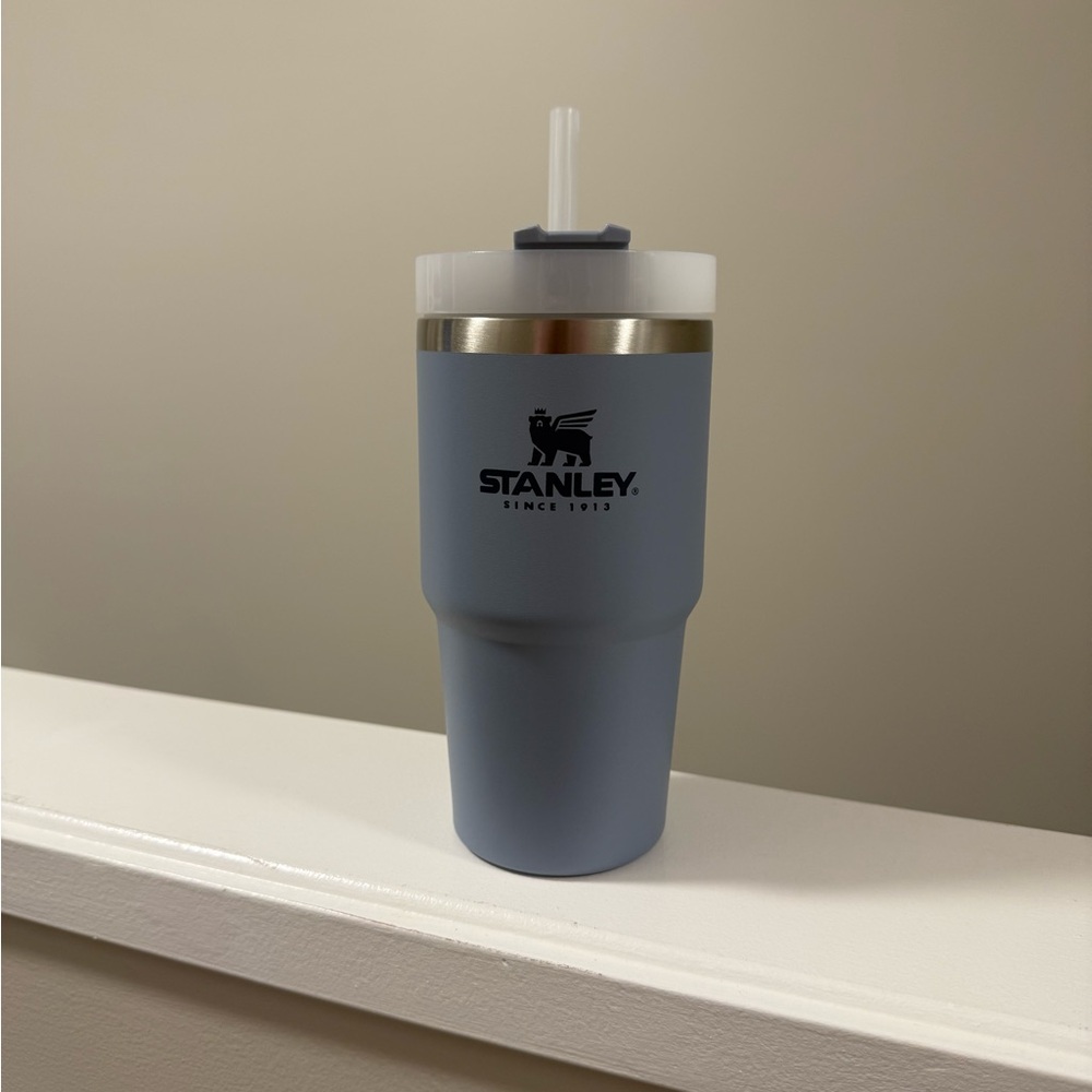 STANLEY Slate Gray Tumbler with Straw 591ml